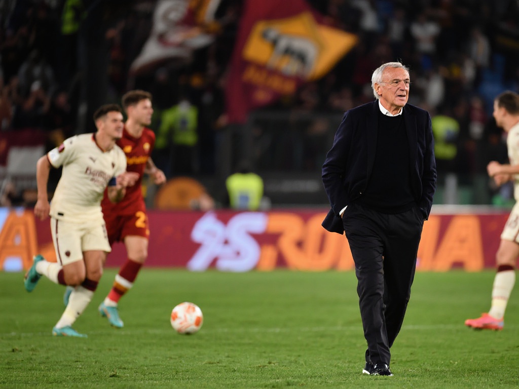 罗马足球俱乐部队徽设计解析